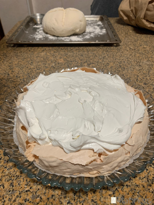 Pavlova with Sweet Egg Cream Recipe - The 2 Planners