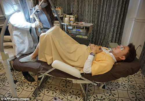 HD Branqueamento de pénis é a nova moda.jpg