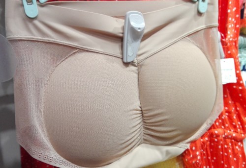 cueca com almofada.jpg