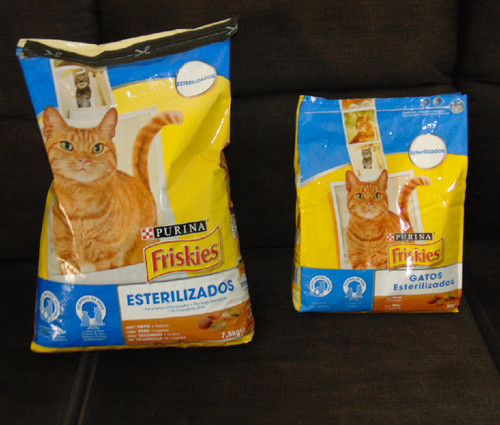 Friskies3e7quilos.JPG Friskies3e7quilos.JPG