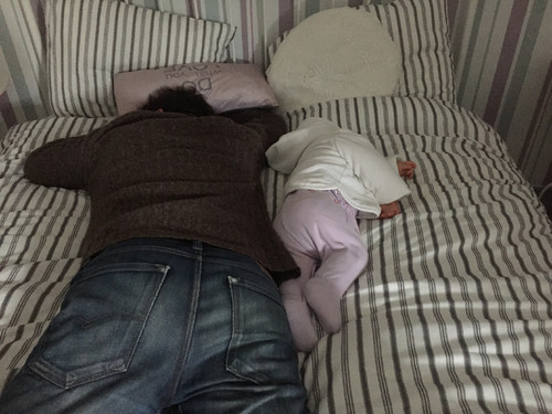 maria e milton a dormir a sesta.jpg