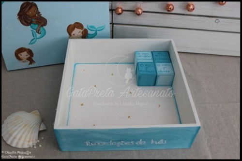 Caixa grande de recordações de bebé Sereias no 