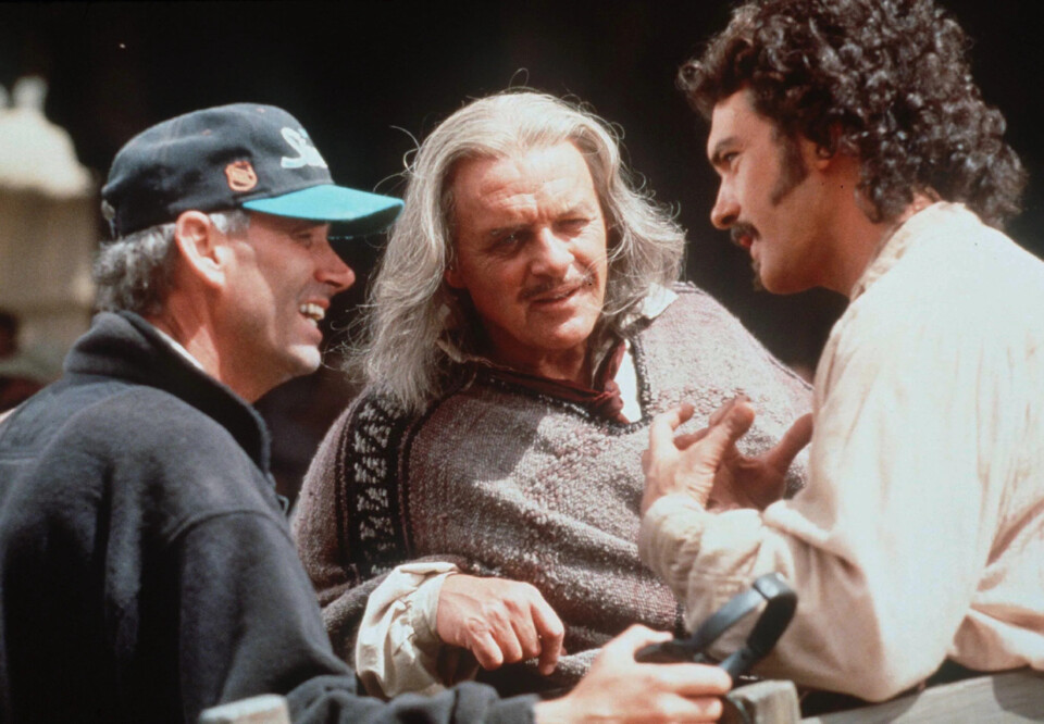 721e8e12954545b52b8b652aa48ad76c67-martin-campbell