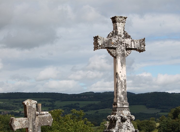 Cruz de cemitério1.jpg