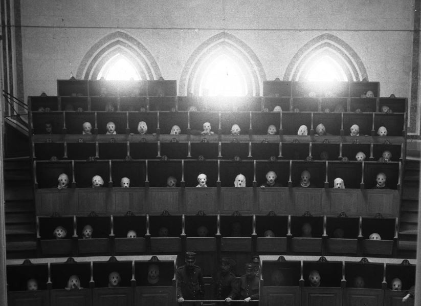 prisioneiros capuz 3.JPG