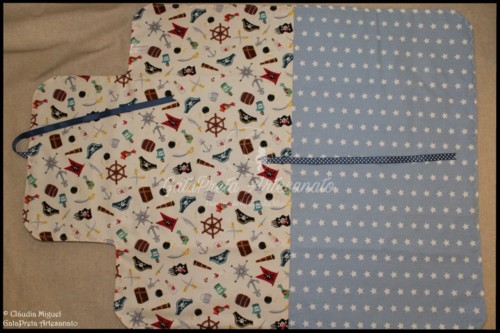 Muda-fraldas, bolsa fraldas, babete e capa doc. Bl