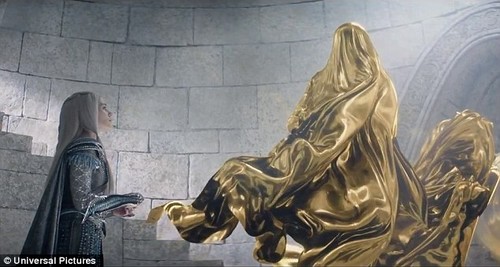 2E92F4C000000578-3324278-image-m-40_1447876661795.