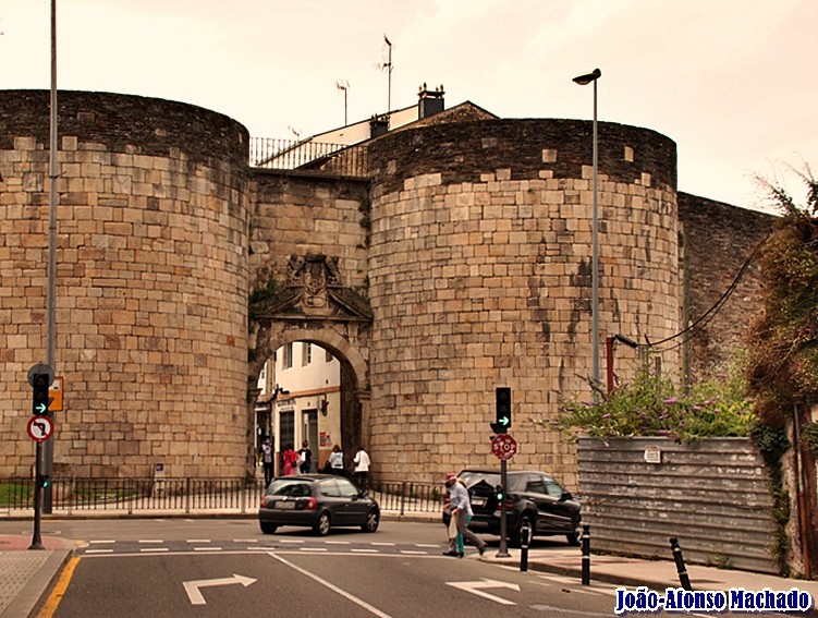 PUERTA DE SAN PEDRO O TOLEDANA.JPG