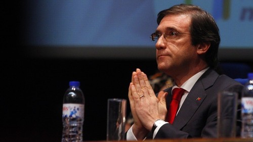 passos coelho a rezar - foto miguel a lopes da LUS