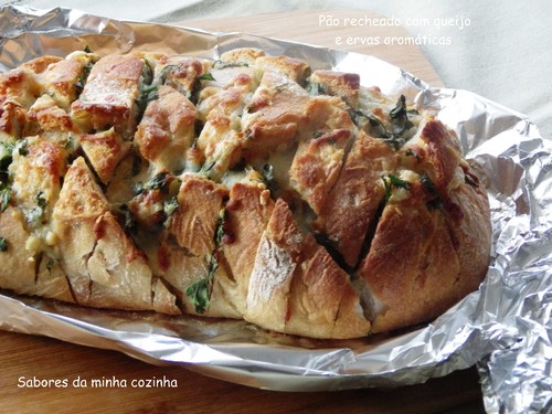 IMGP3917-Pão recheado com queijo e ervas aromáti