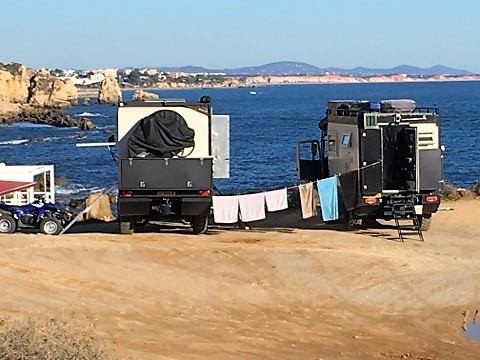 38023147_2071604362910701_7840809170780553216_n.jp