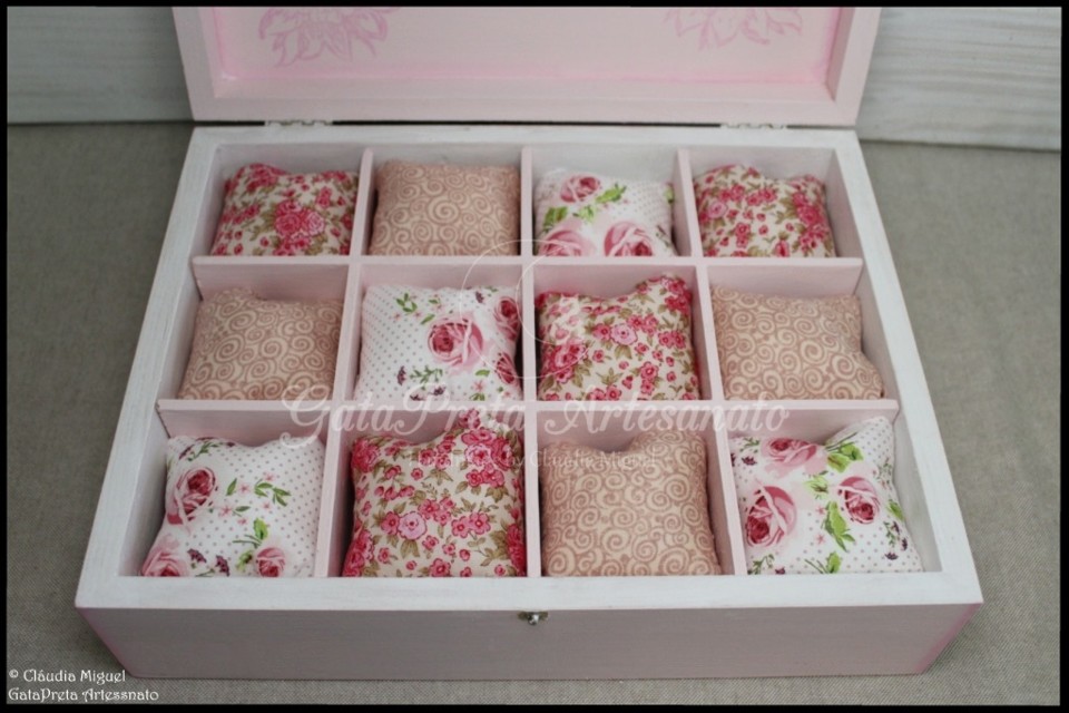 Caixa 12 relógios Beautiful Pink3.JPG