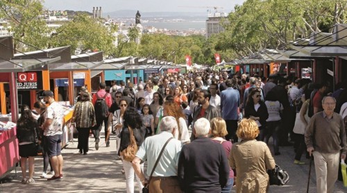 Feira do Livro publico.jpg