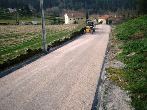 Padornelo obras de pavimentação da Rua da Chão 