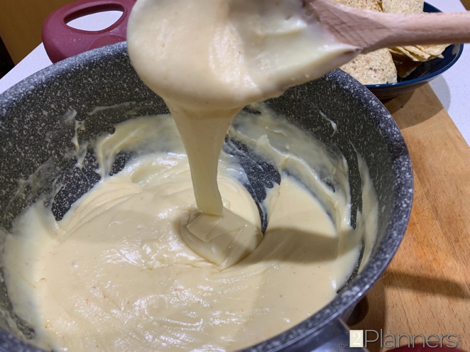 Cheesy Nachos Recipe - The2Planners