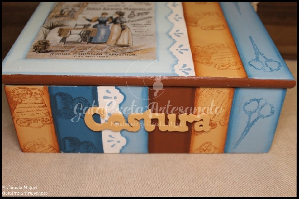 Caixa de costura Singer Camel3.JPG