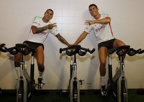 quaresma e ronaldo no ginásio.jpg