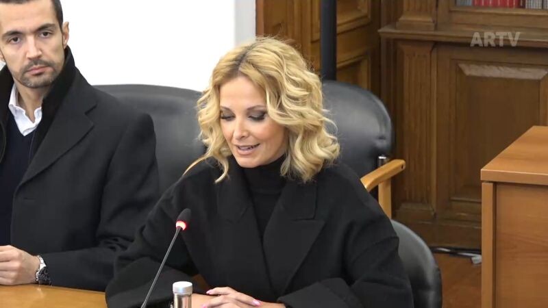 cristina ferreira assembleia.jpg