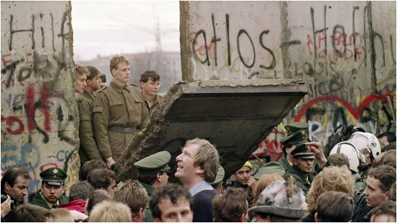 queda do muro de berlim.png
