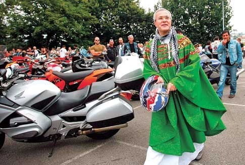 padre motard.jpg