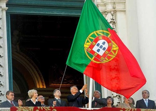 BandeiraIçadaAoContrarioPorPresidenteRepublica.jp