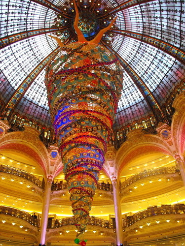 galeries-lafayette-christmas-2014-10-copyright-fre