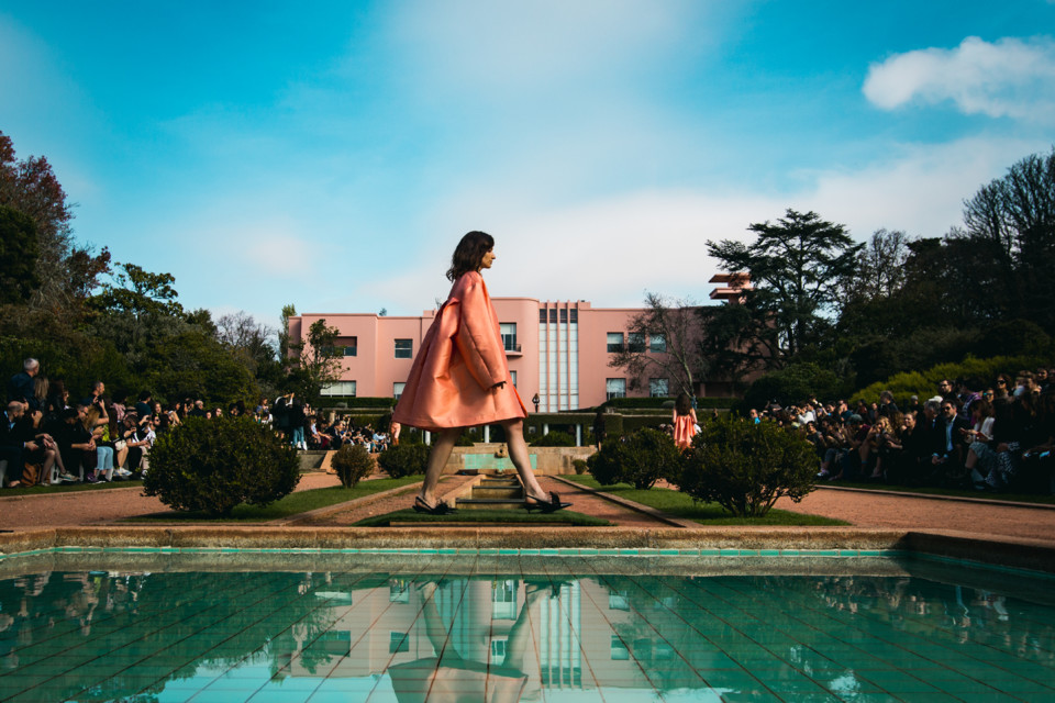 Desfile de Marques'Almeida no Portugal Fashion, em outubro de 2019