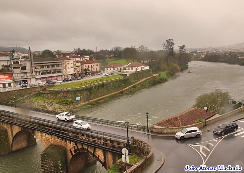 CÁVADO, DAS RUÍNAS DO PAÇO.JPG