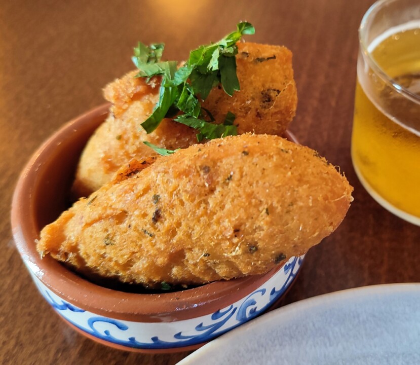 pasteis de bacalhau.jpg