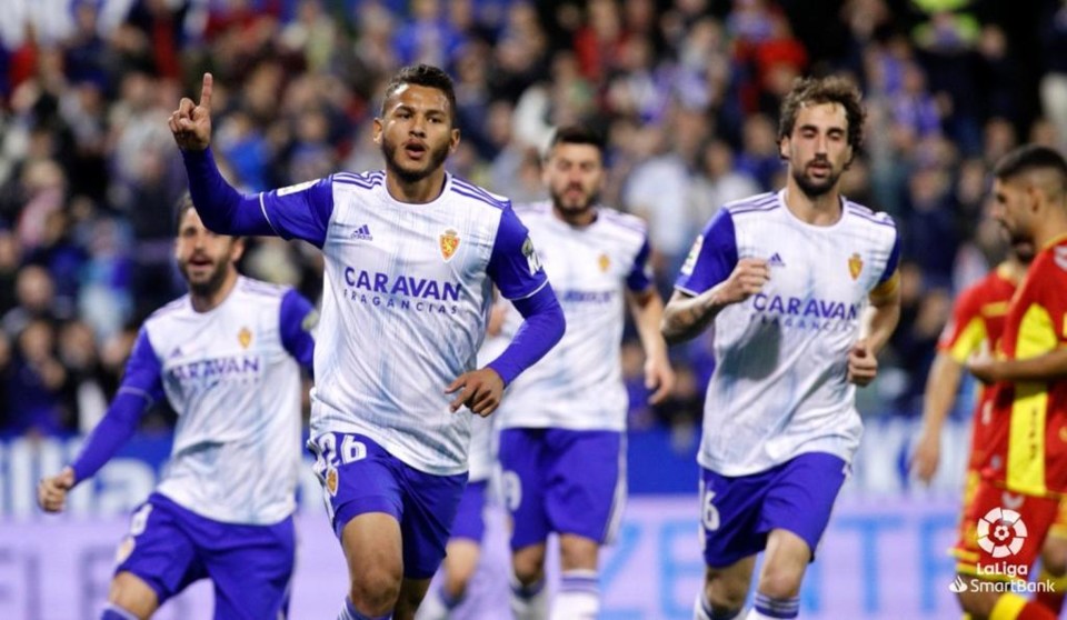 luis-suarez-celebra-uno-de-sus-goles-en-el-zaragoz