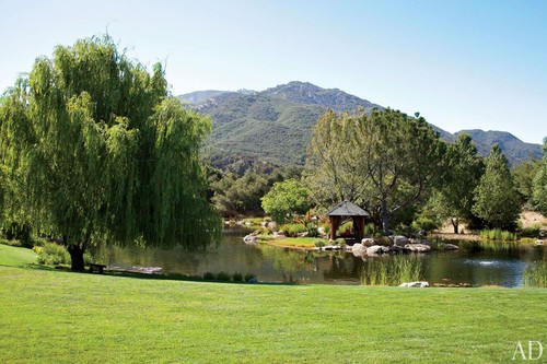 item12.rendition.slideshowHorizontal.will-jada-pin