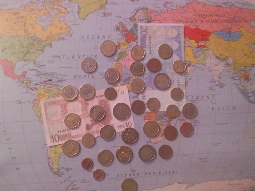 Moedas e notas de Euros . Foto de F.M.C.L. 2014