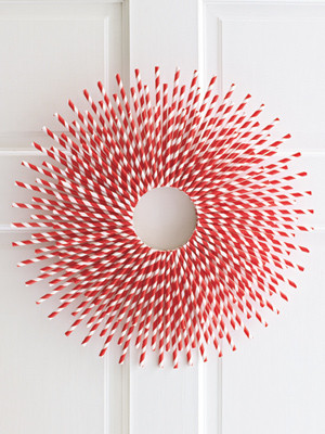 02-paper-straw-wreath-mdn.jpg