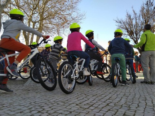 52598212_1990849351013261_7976533934085242880_n.jp