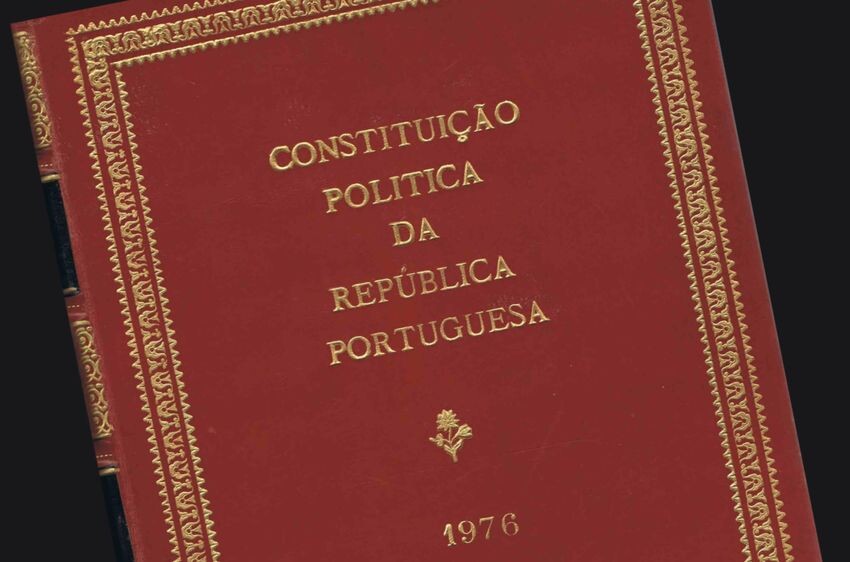 JUS Constituição.jpg