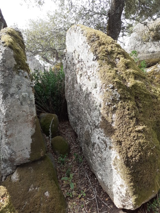 Pedras cortadas. Foto Original. 2021.10.09.jpg