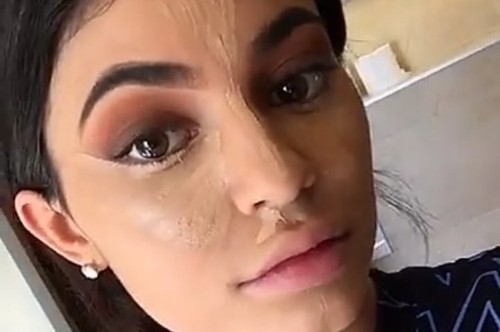 kylie-jenner-did-a-makeup-tutorial-on-snapchat-an-