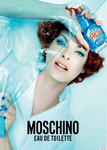 o-MOSCHINO-LINDA-EVANGELISTA-900.jpg