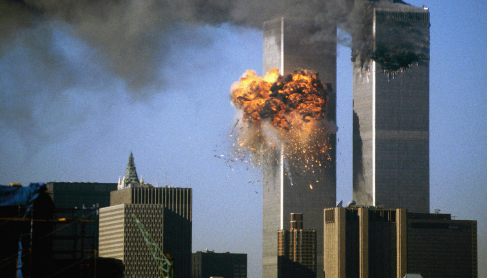v2-REUTERS-9-11-plane-crash-twin-towers-fire-1120[ v2-REUTERS-9-11-plane-crash-twin-towers-fire-1120[