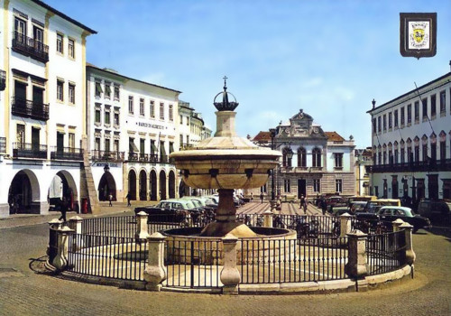 Évora - Praça do Giraldo.jpg