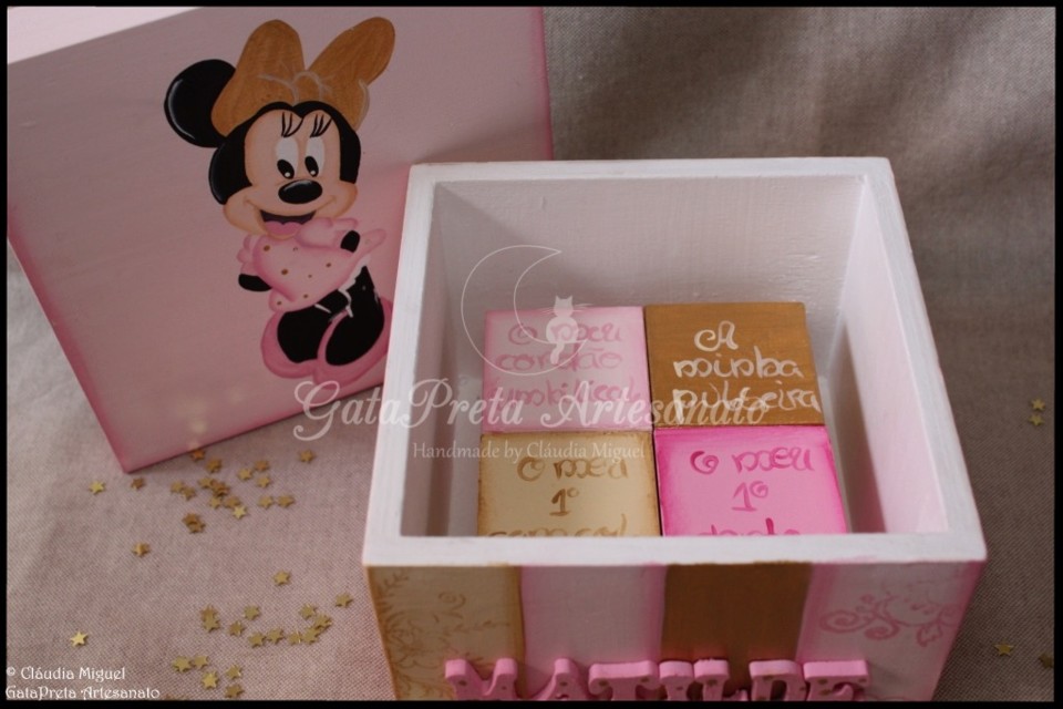 Caixa recordações de bebé Golden Minnie4.JPG