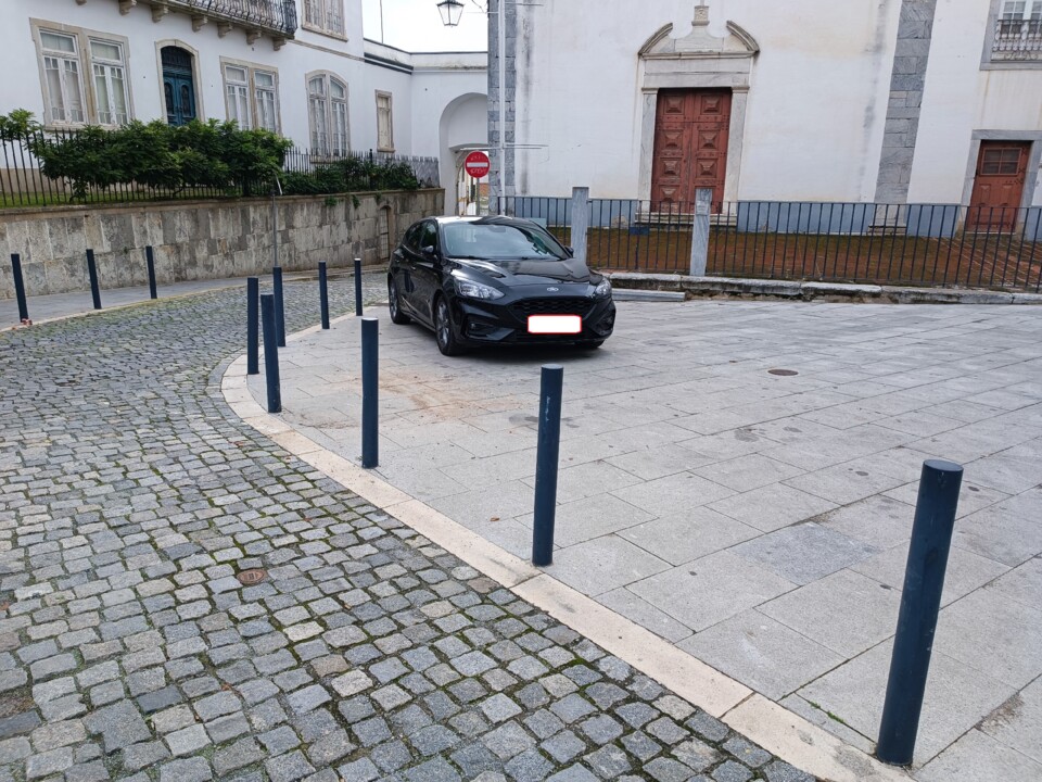 Estacionamento indevido.jpg