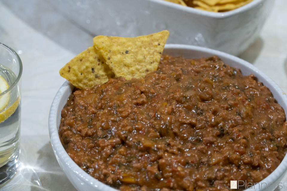 Easy Beef Nachos Recipe - The2Planners