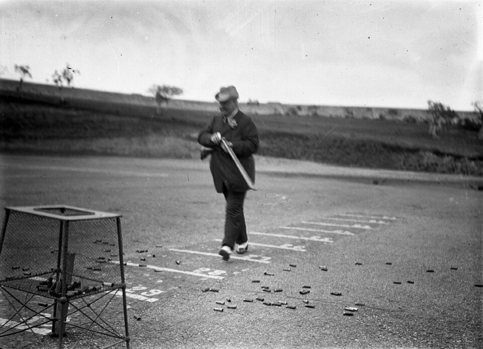 d carlos atira aos pombos na ajuda.jpg