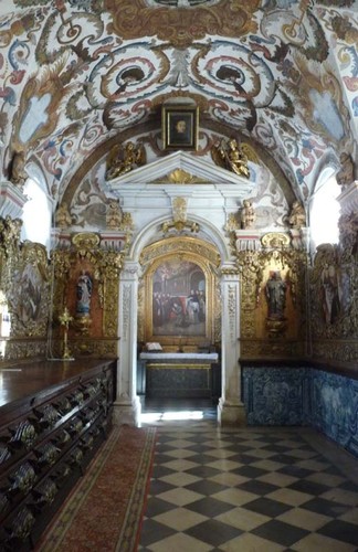 Sacristia da igreja de Santo António dos Olivais.