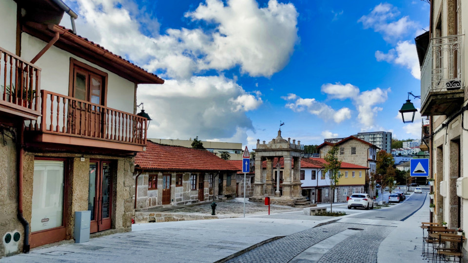 Guimarães Rua Dom Joao I.jpg