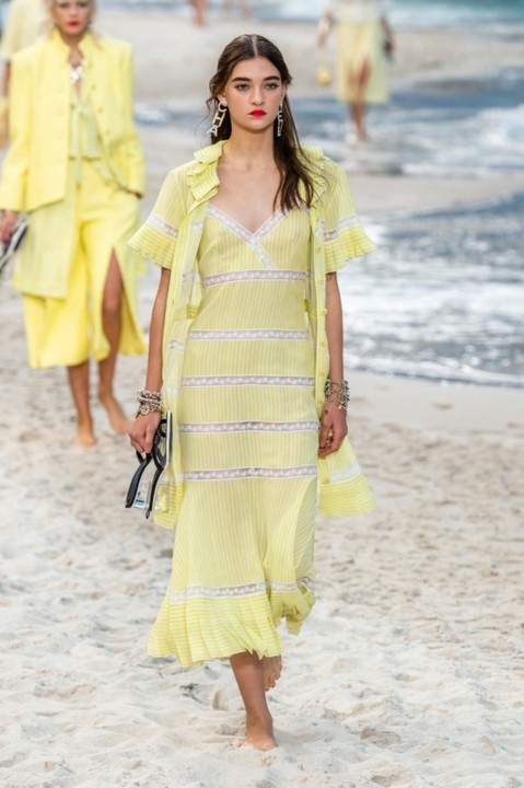 39-chanel-srping-summer-2019-beach-set.jpg