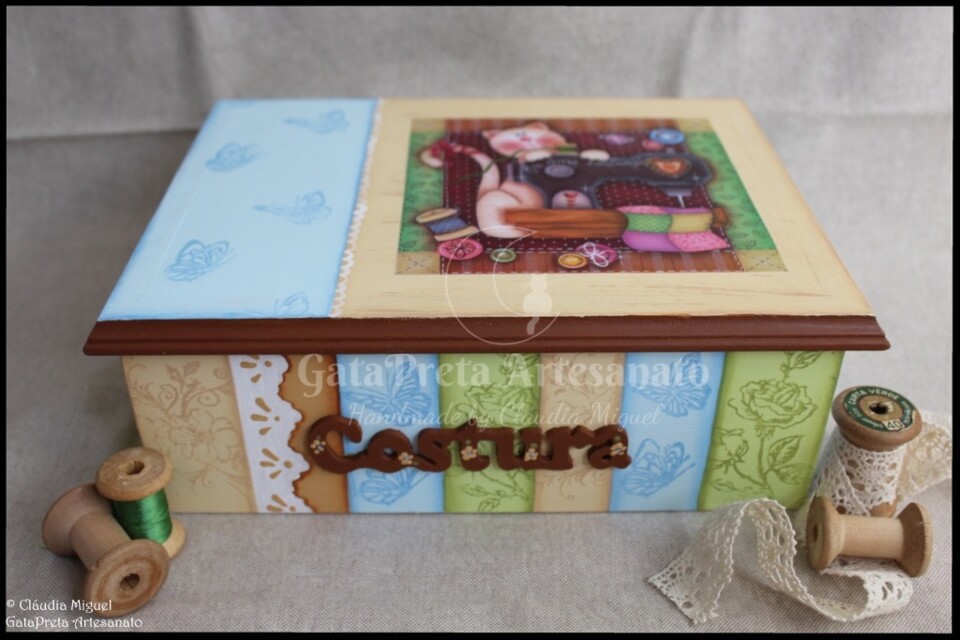 Caixa de costura Eu amo Costurar1.JPG
