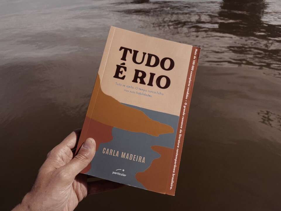 tudo é rio capa.jpg