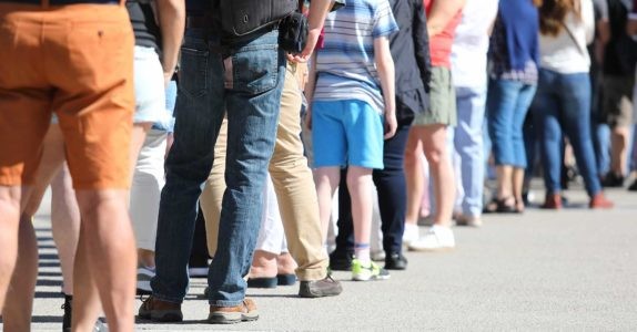 fila centro comercial.jpg